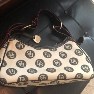 Dooney & Bourke handbag! LikeNew! No scratches!